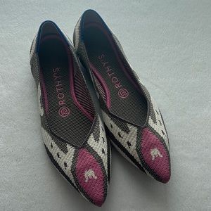 RETIRED EUC Rothy’s pink Moroccan ikat points